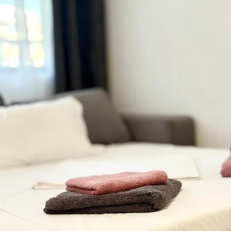 Sweet Tiny House-central *